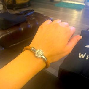 Brown leather bracelet with magnetic jeweled clasp